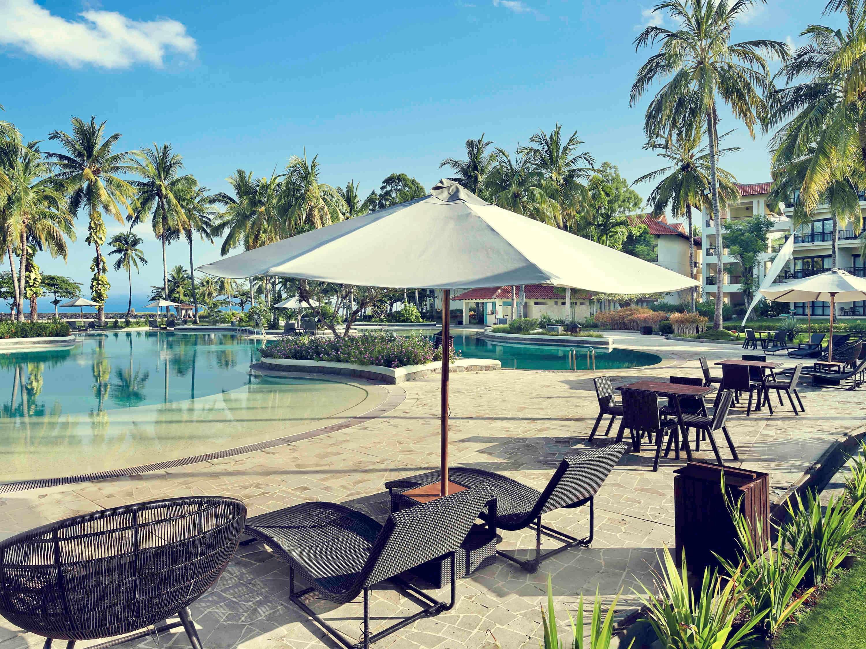 Mercure Manado Tateli Resort And Convention Exterior foto